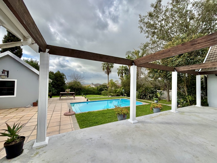 5 Bedroom Property for Sale in Vierlanden Western Cape